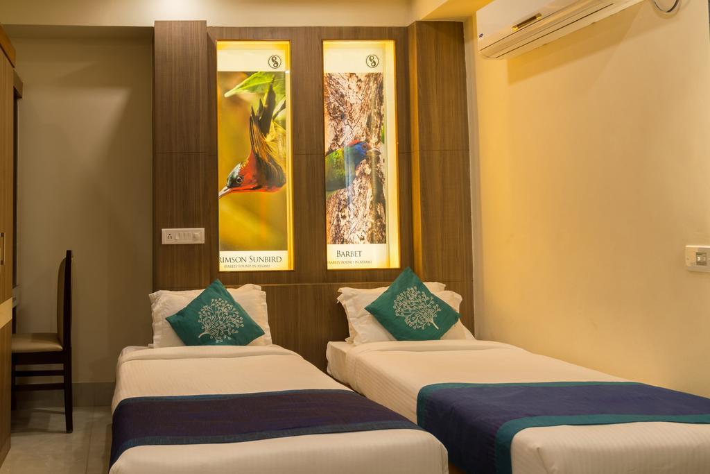 Hotel D' Sapphire Гувахати Экстерьер фото